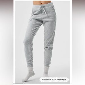 ALO Yoga Light Gray Ribbed Joggers